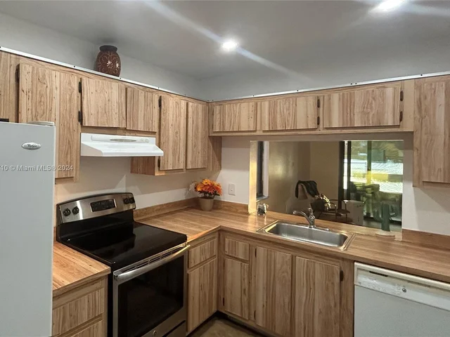 224 NW 106th Ter # 0, Pembroke Pines FL 33026