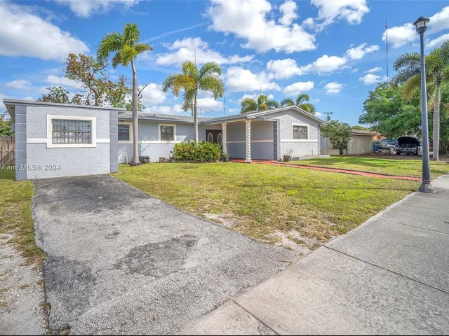 975 NW 199th St, Miami Gardens FL 33169