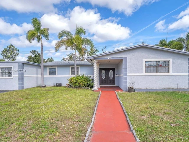 975 NW 199th St, Miami Gardens FL 33169