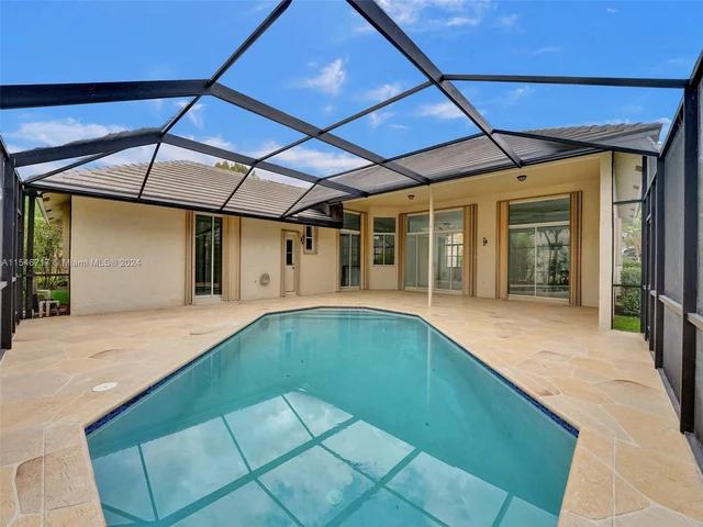 2631 Oakbrook Ln, Weston FL 33332