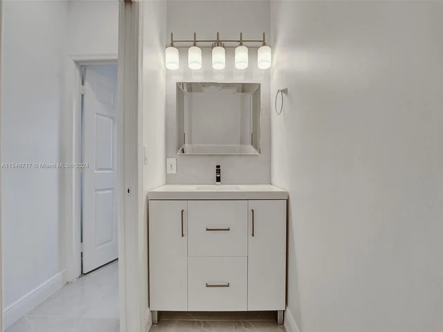 2631 Oakbrook Ln, Weston FL 33332