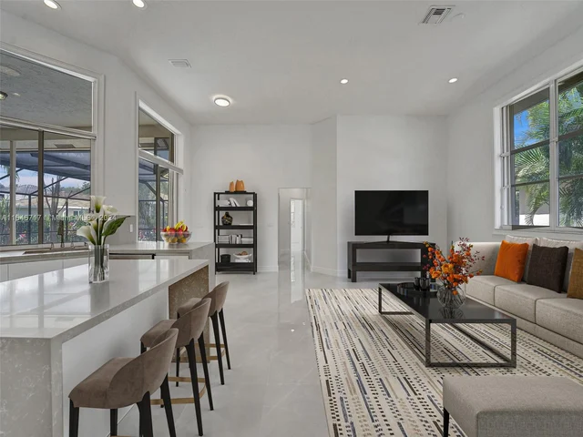 2631 Oakbrook Ln, Weston FL 33332