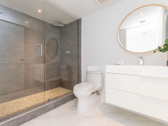 3750 Yacht Club Dr, Aventura FL 33180