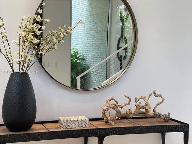 3750 Yacht Club Dr, Aventura FL 33180