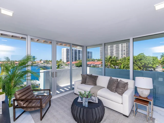 3750 Yacht Club Dr, Aventura FL 33180