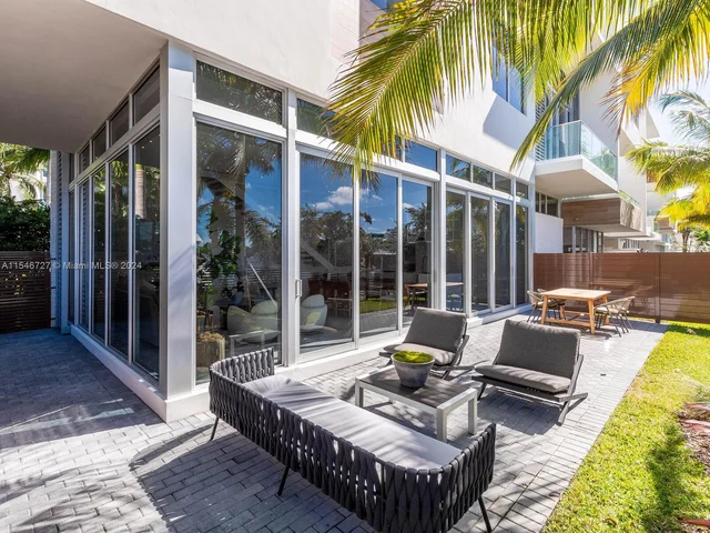 3750 Yacht Club Dr, Aventura FL 33180