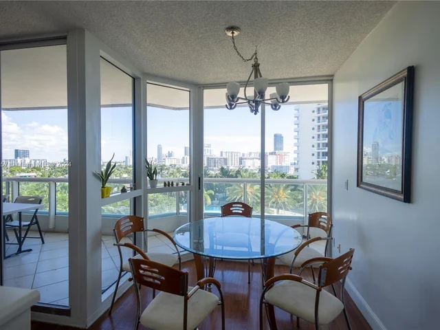 21205 Yacht Club Dr # 901, Aventura FL 33180