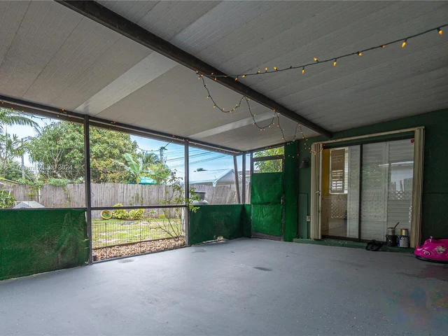 5517 NE 6th Ave, Oakland Park FL 33334