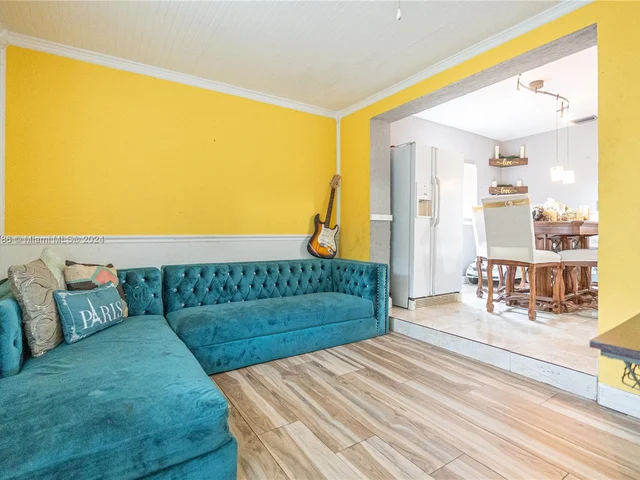 5517 NE 6th Ave, Oakland Park FL 33334