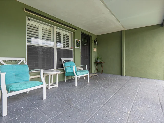 5517 NE 6th Ave, Oakland Park FL 33334