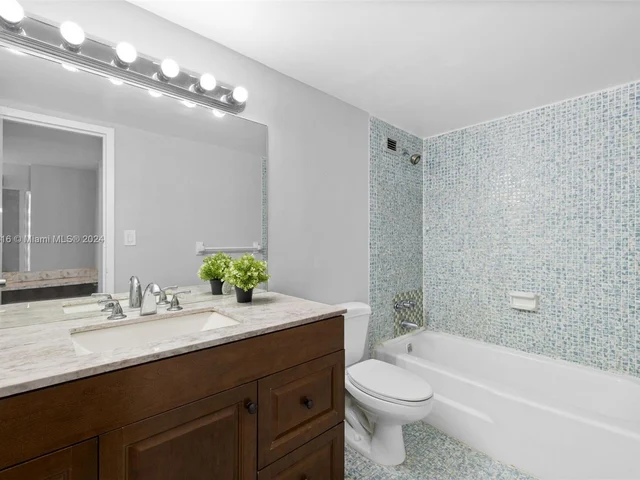 7928 West Dr # 405, North Bay Village FL 33141