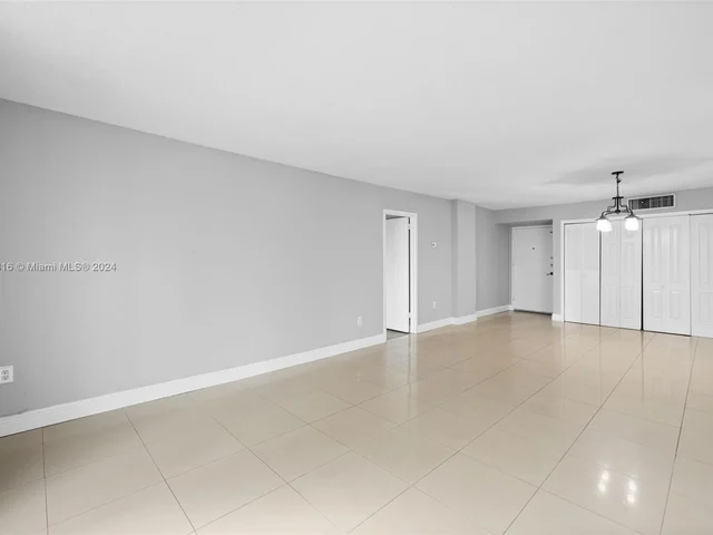 7928 West Dr # 405, North Bay Village FL 33141