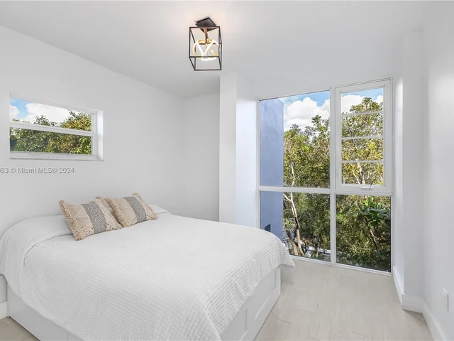 2756 Day Ave # 401, Miami FL 33133