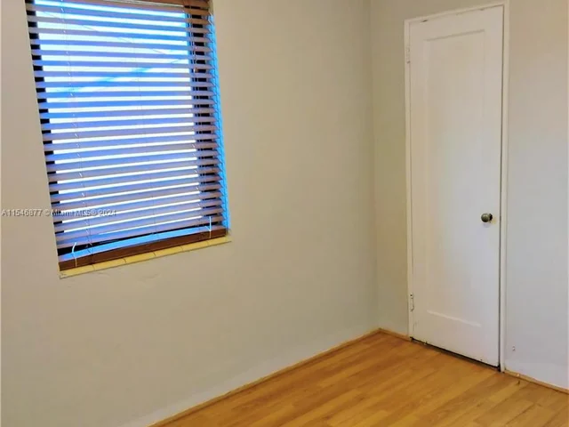 1021 NW 41st St, Miami FL 33127