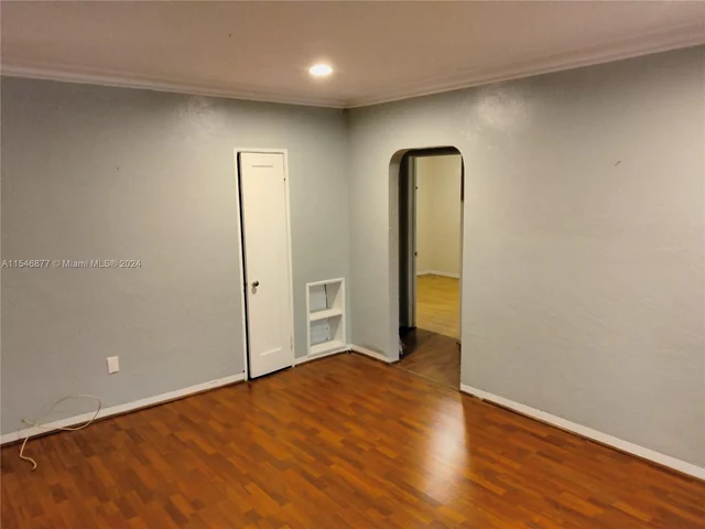 1021 NW 41st St, Miami FL 33127