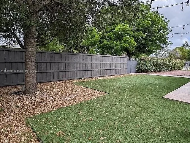 1401 SW 15th St, Miami FL 33145