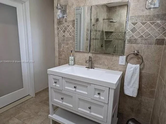 1401 SW 15th St, Miami FL 33145