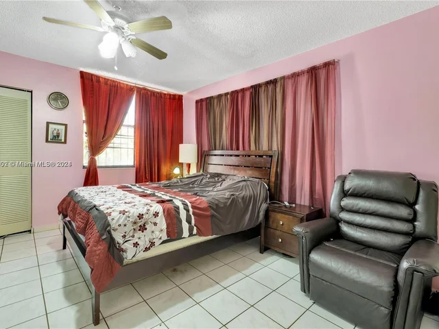 818 W 38th Ter # 20, Hialeah FL 33012