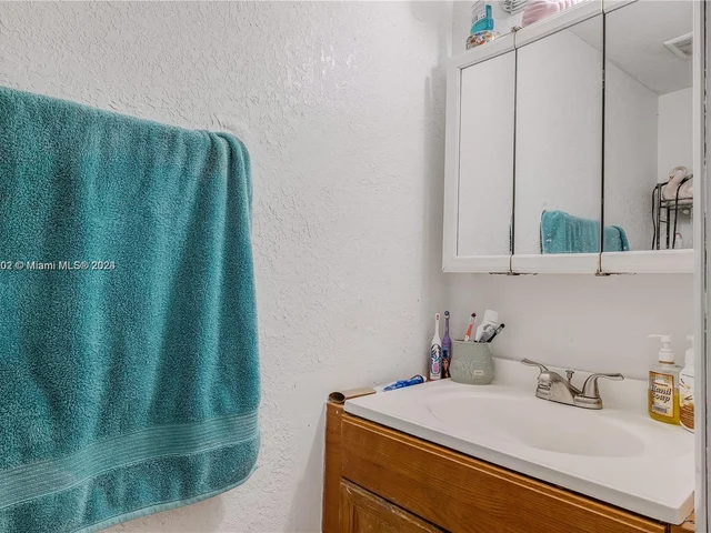 818 W 38th Ter # 20, Hialeah FL 33012