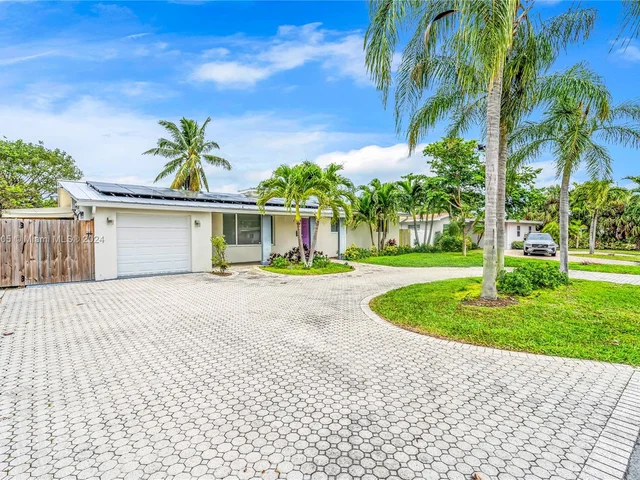 251 SE 8th St, Pompano Beach FL 33060