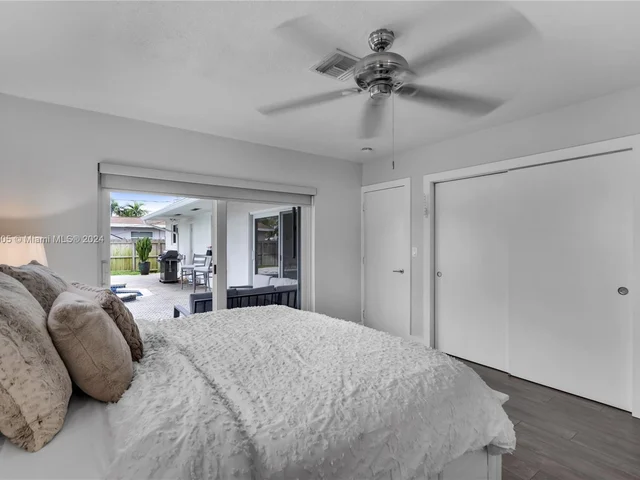 251 SE 8th St, Pompano Beach FL 33060