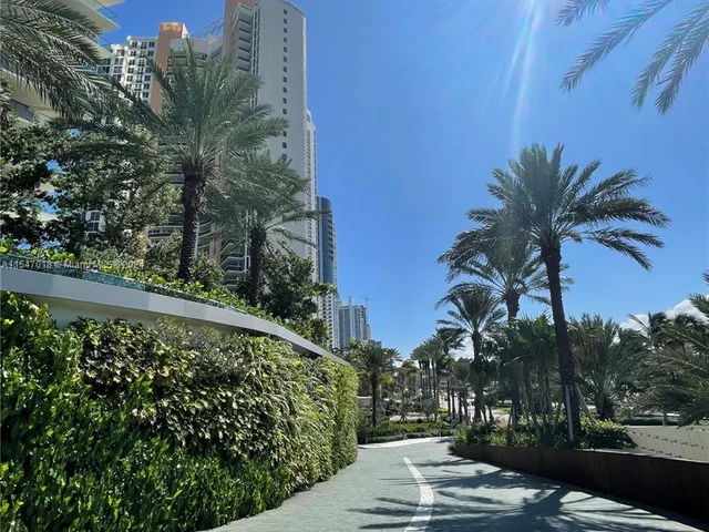 18975 Collins Ave # 1403, Sunny Isles Beach FL 33160