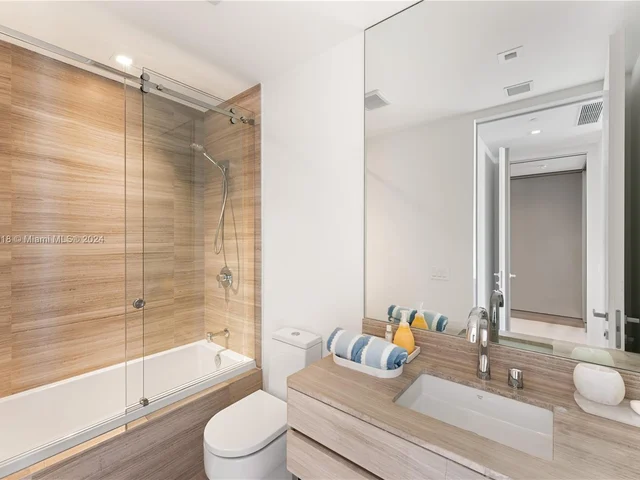 18975 Collins Ave # 1403, Sunny Isles Beach FL 33160