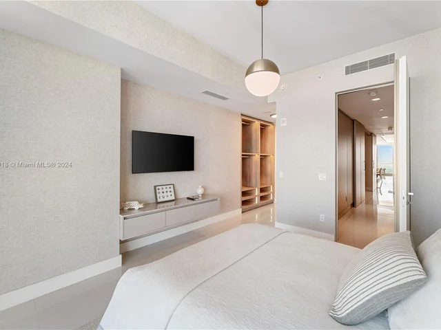 18975 Collins Ave # 1403, Sunny Isles Beach FL 33160