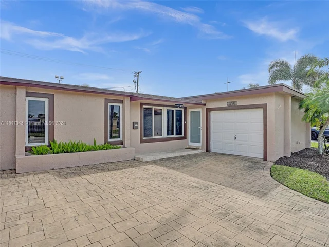 1990 NW 91st Way, Sunrise FL 33322