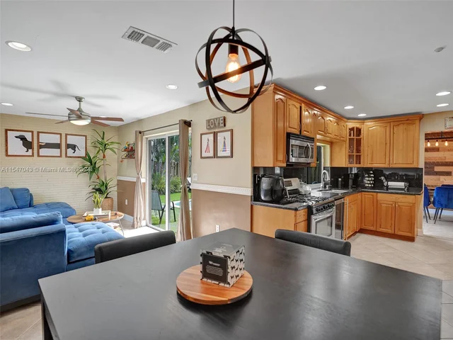 1990 NW 91st Way, Sunrise FL 33322