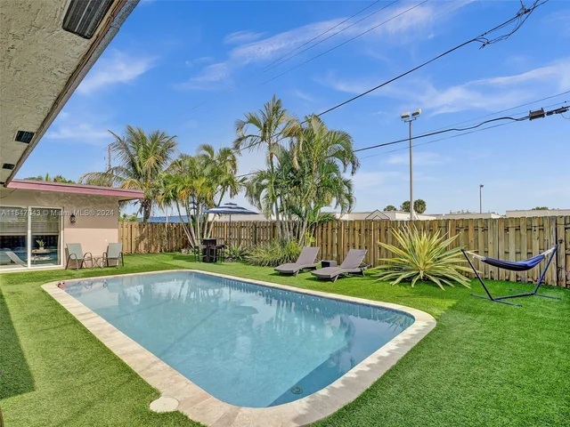 1990 NW 91st Way, Sunrise FL 33322