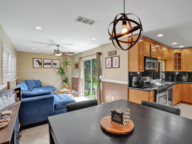 1990 NW 91st Way, Sunrise FL 33322