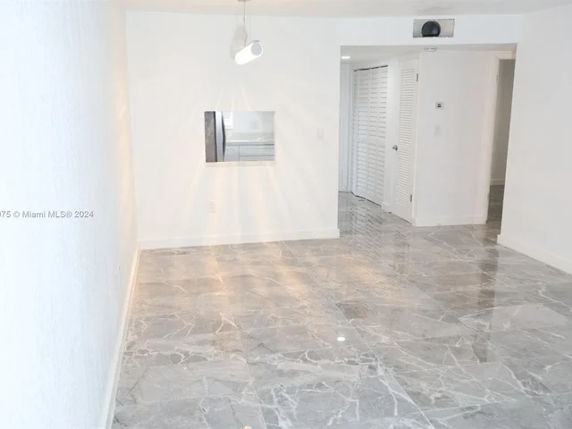 2871 E Sunrise Lakes Dr # 101, Sunrise FL 33322