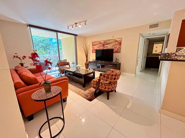 19701 E Country Club Dr # 205, Aventura FL 33180