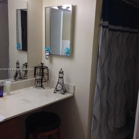 450 Commodore Dr # 315, Plantation FL 33325