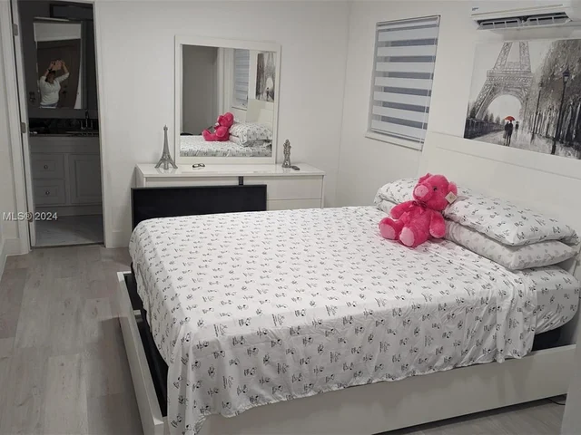 4821 NW 176th St, Miami Gardens FL 33055