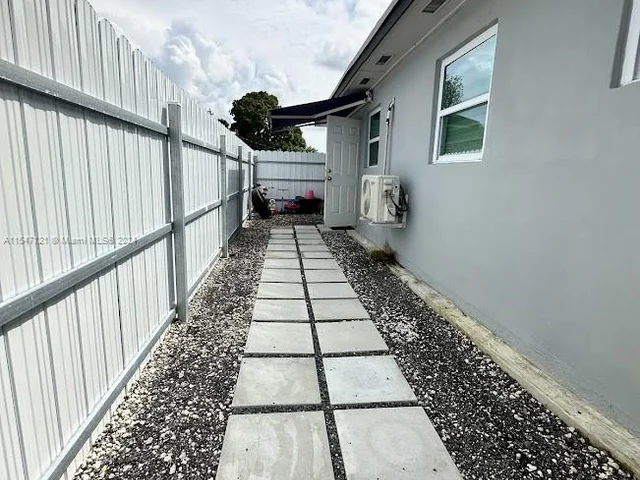 4821 NW 176th St, Miami Gardens FL 33055