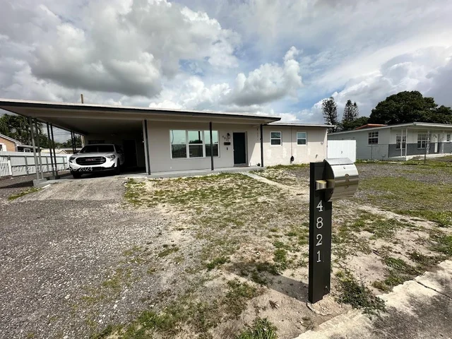 4821 NW 176th St, Miami Gardens FL 33055