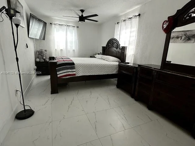 4821 NW 176th St, Miami Gardens FL 33055