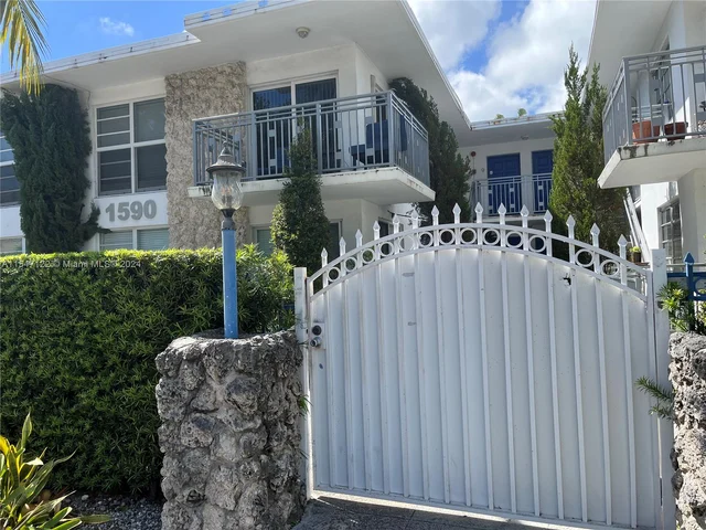 1590 Michigan Ave # 4, Miami Beach FL 33139