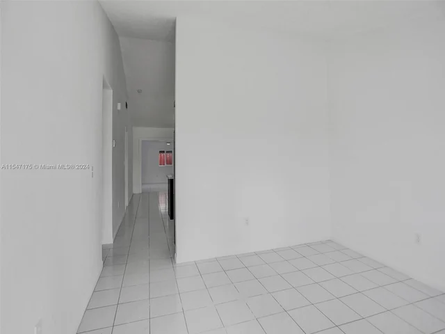 9075 NW 115th St, Hialeah Gardens FL 33018