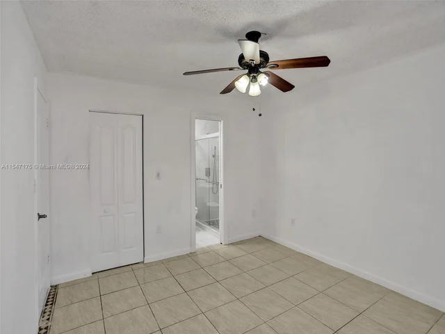 9075 NW 115th St, Hialeah Gardens FL 33018