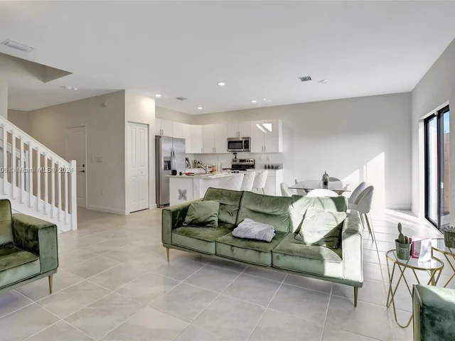 10010 SW 231st Ln, Miami FL 33190