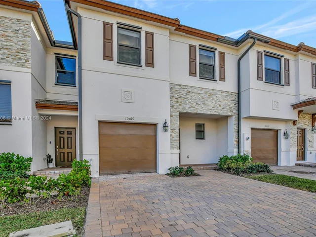 10010 SW 231st Ln, Miami FL 33190