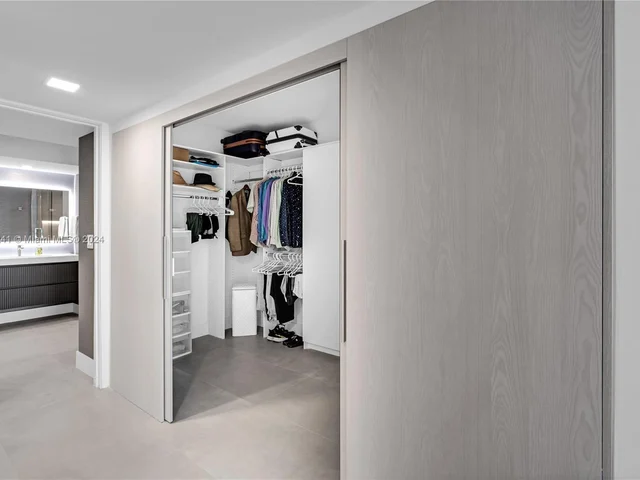 16425 Collins Ave # 1916, Sunny Isles Beach FL 33160