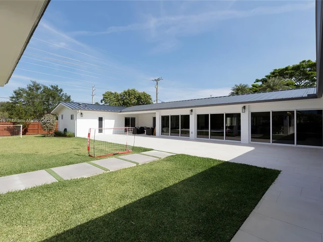 7505 SW 141st St, Palmetto Bay FL 33158