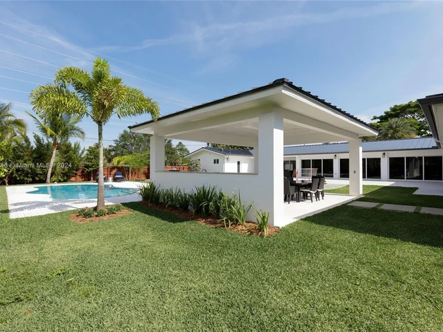 7505 SW 141st St, Palmetto Bay FL 33158