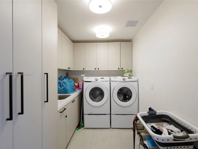 7505 SW 141st St, Palmetto Bay FL 33158