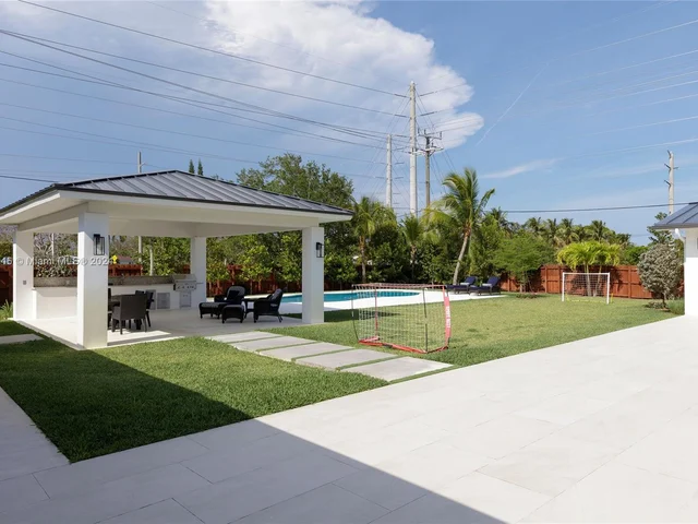 7505 SW 141st St, Palmetto Bay FL 33158