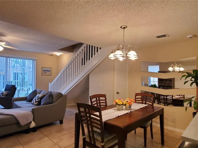 1376 Barcelona Way # 25, Weston FL 33327